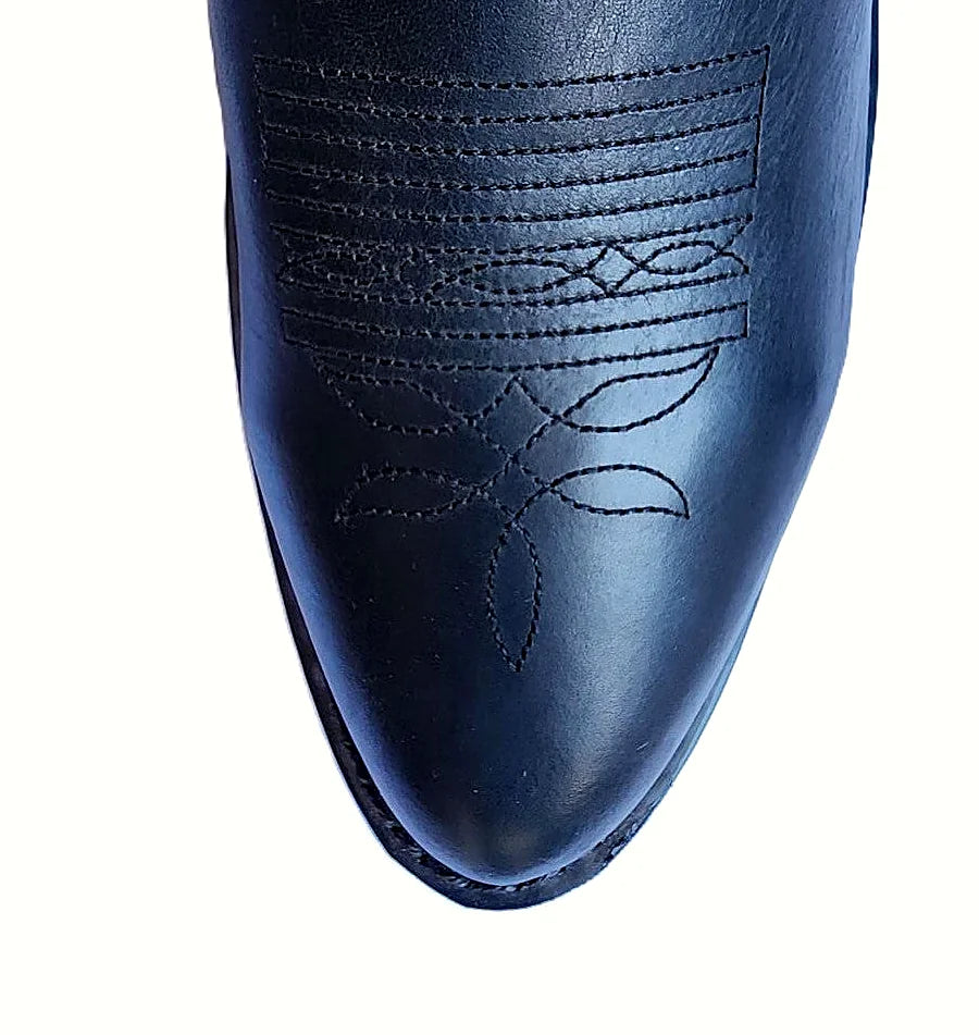 Leather lined black boot with a rounded toe
