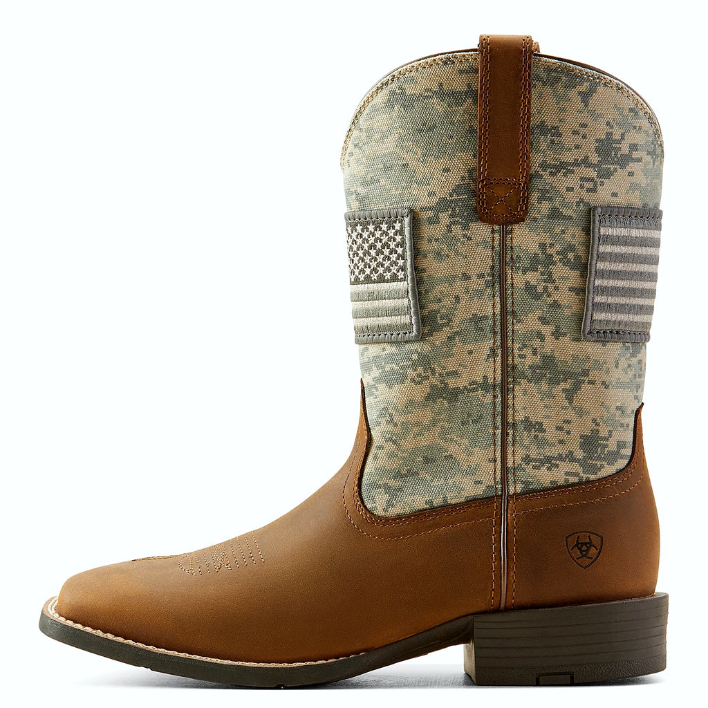 Square toe pull-on western boot