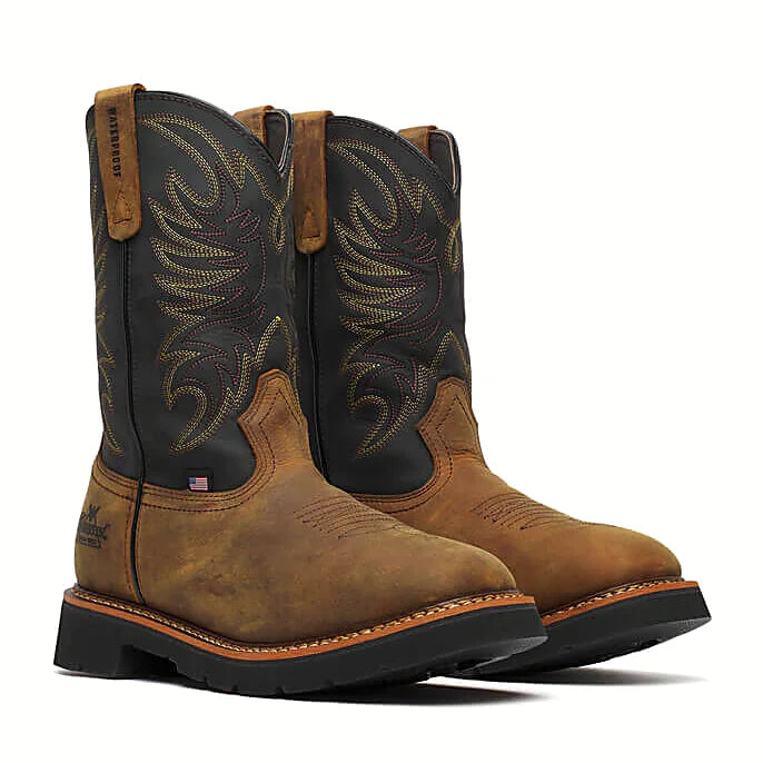 Square toe wellington with three-tone shaft stitching
